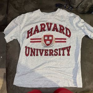 Harvard t shirt